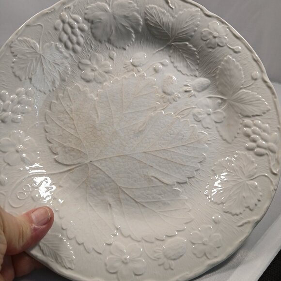 Cuthbertson's Burleigh Davenport Set Of Strawberry Grape Leaf White Dinnerware - Picture 3 of 4